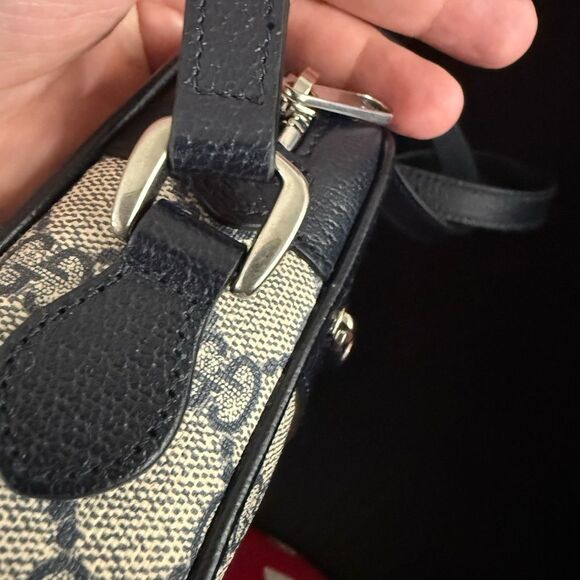 Brand new Gucci navy  and Cream Crossbody Bag with Gg logo crossbody - Picture 9 of 17